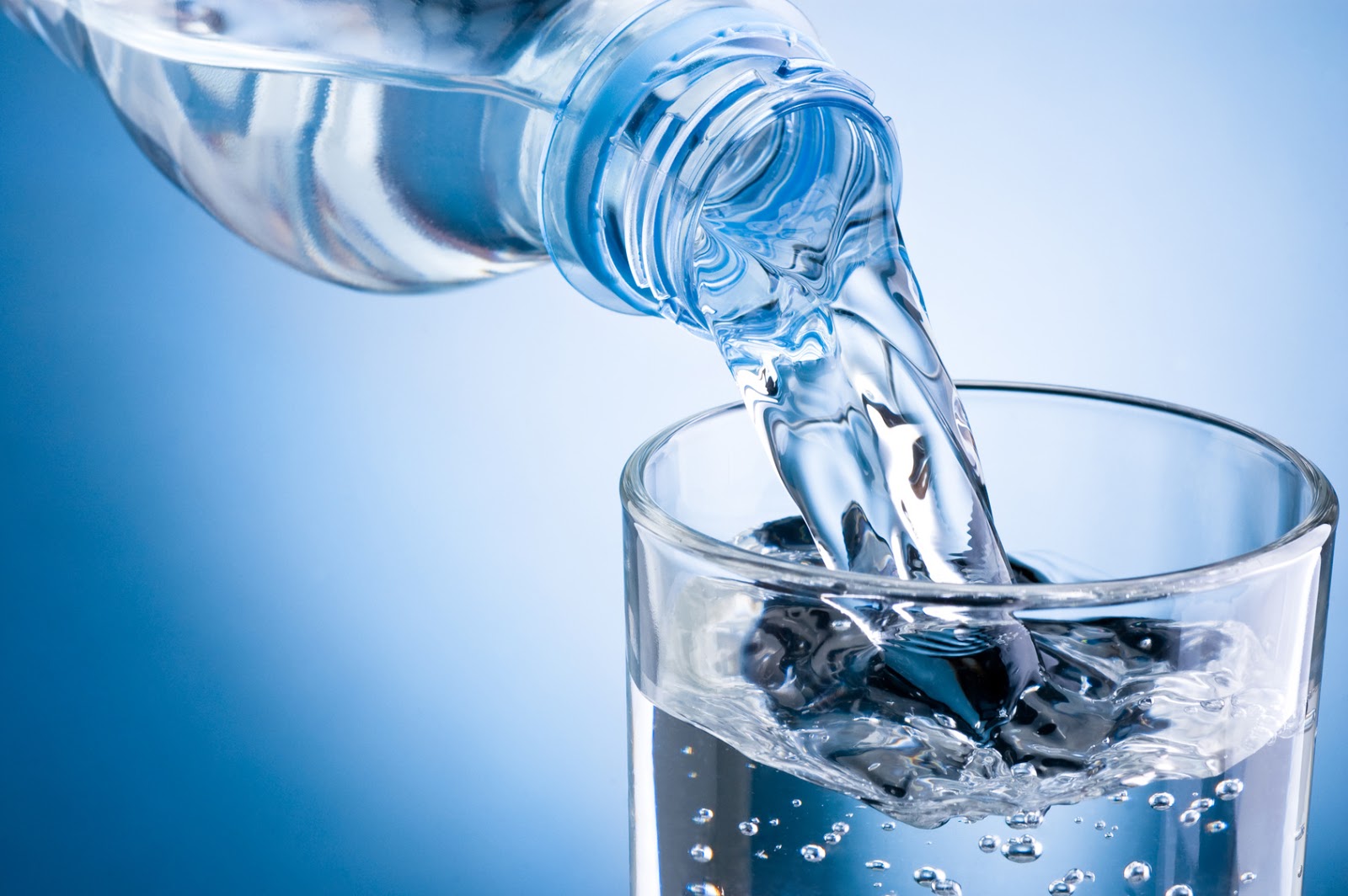 Água: propriedades, quantidade ideal e benefícios
